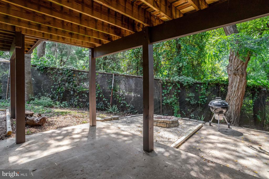 5910 EDGEHILL DRIVE