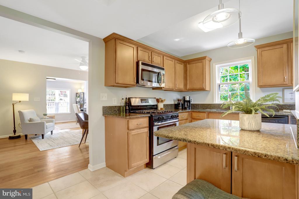 5910 EDGEHILL DRIVE