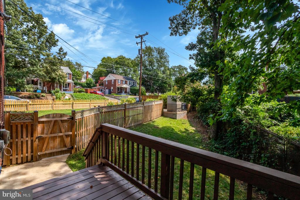 5910 EDGEHILL DRIVE