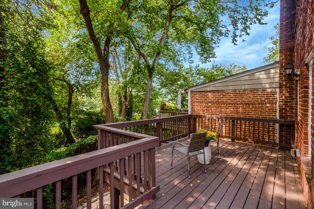 5910 EDGEHILL DRIVE