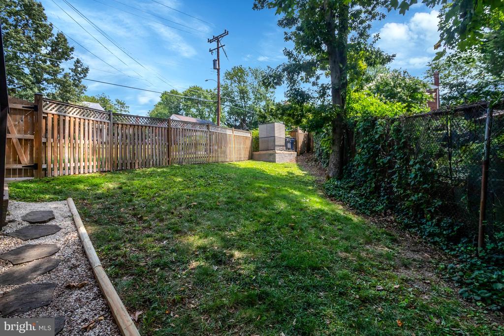 5910 EDGEHILL DRIVE