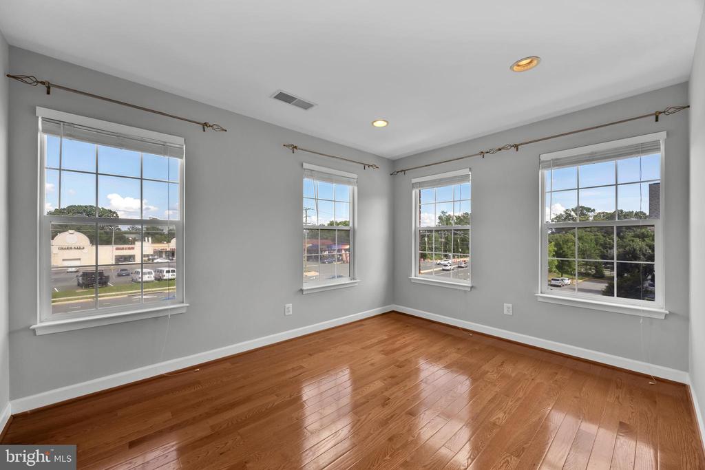 6350 REGAL OAK DRIVE