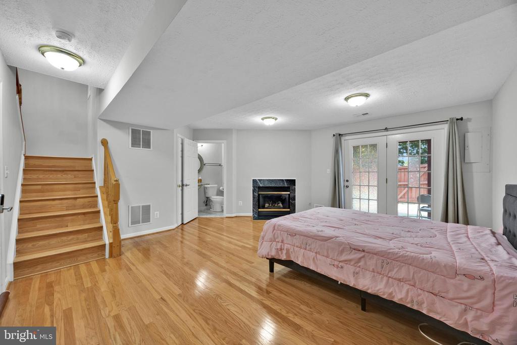 6350 REGAL OAK DRIVE