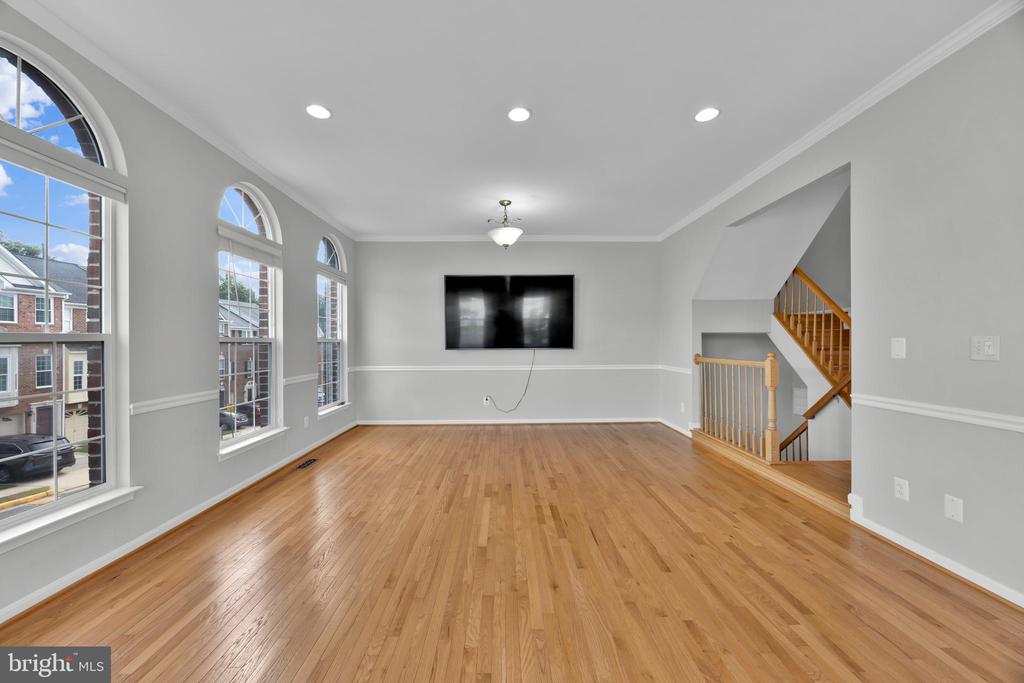6350 REGAL OAK DRIVE