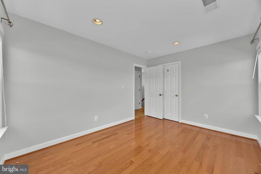 6350 REGAL OAK DRIVE