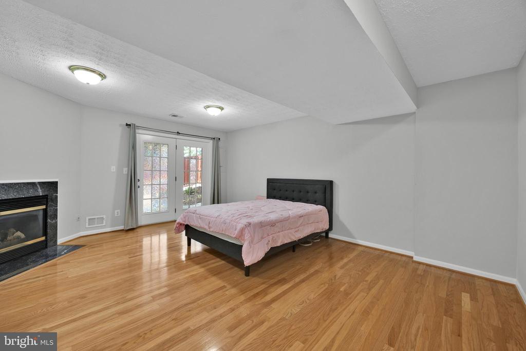 6350 REGAL OAK DRIVE