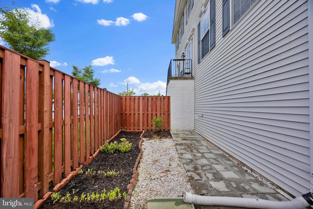 6350 REGAL OAK DRIVE