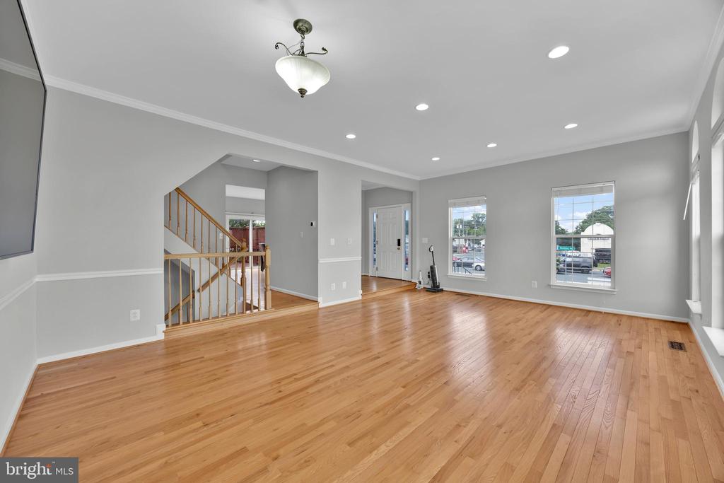 6350 REGAL OAK DRIVE