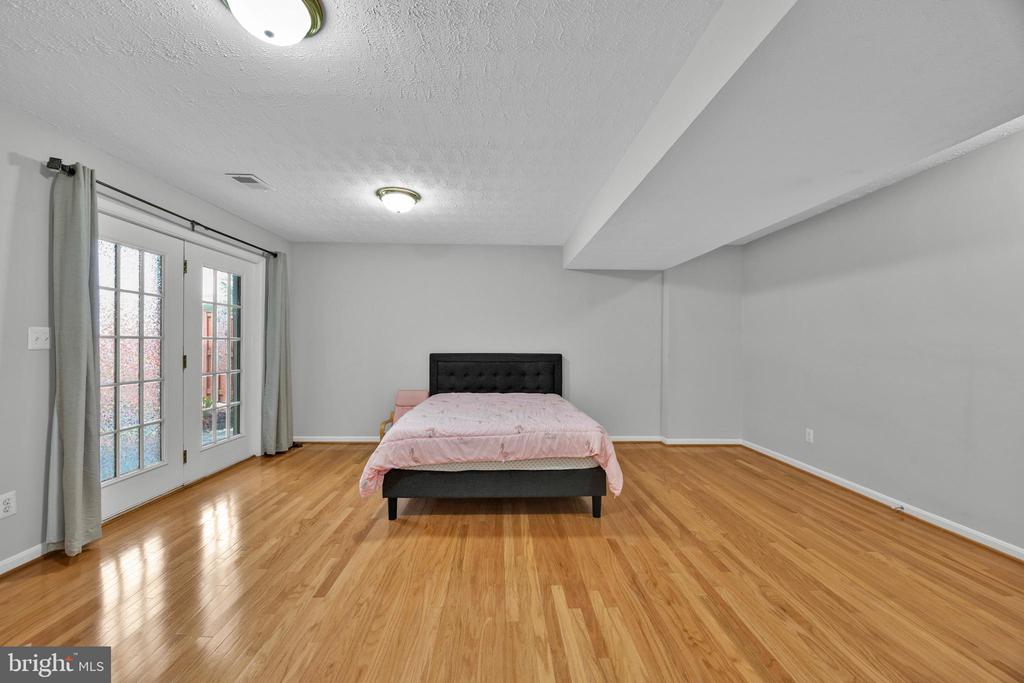6350 REGAL OAK DRIVE