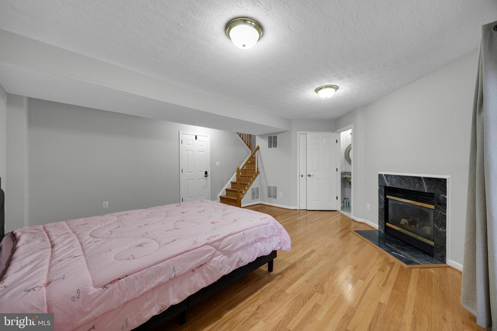 6350 REGAL OAK DRIVE
