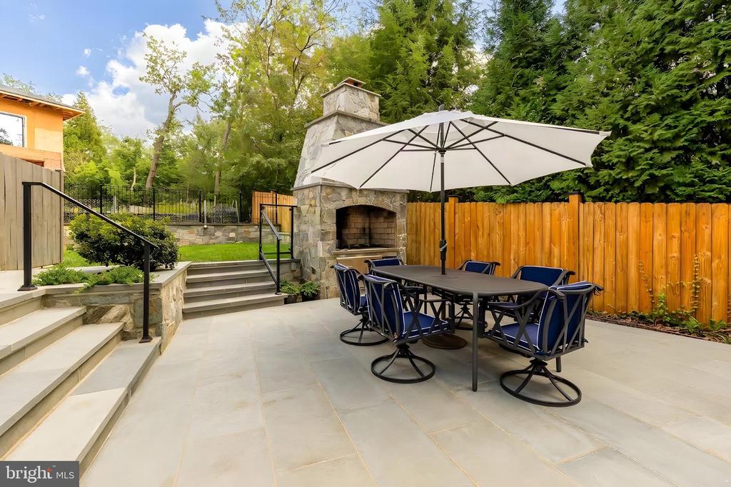 5848 ASPEN WOOD COURT