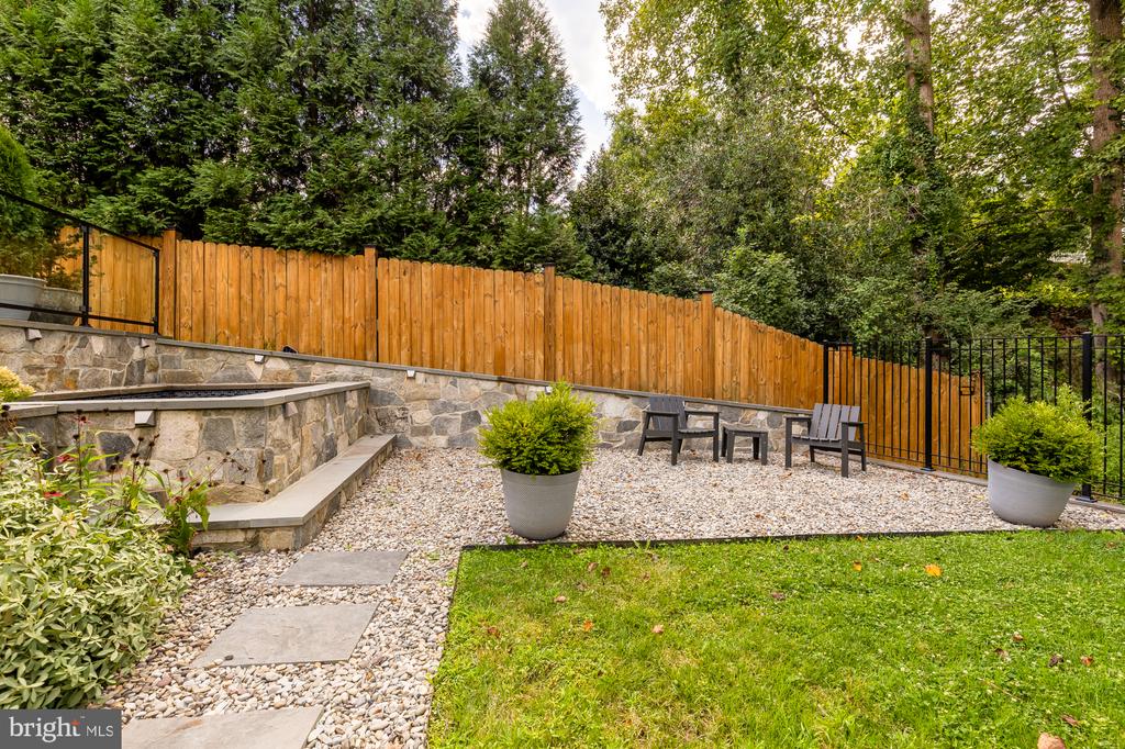 5848 ASPEN WOOD COURT