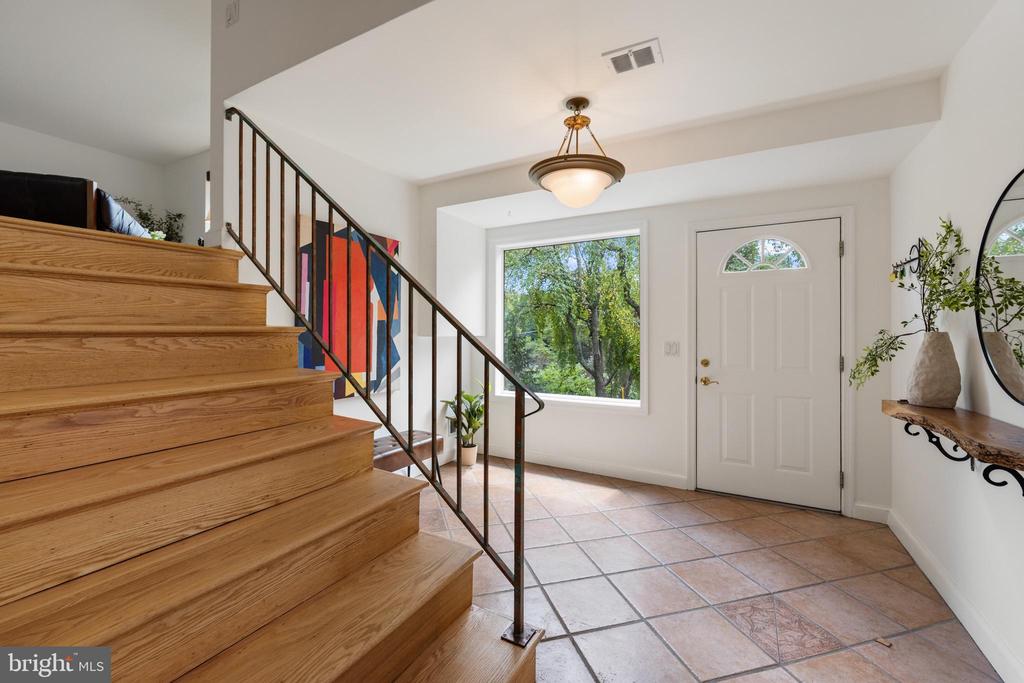 1435 WAGGAMAN CIRCLE