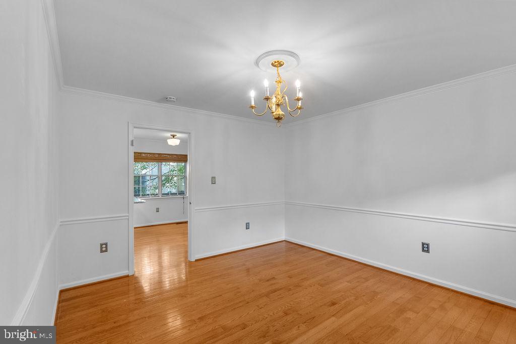 10004 GEORGIAN WOODS COURT