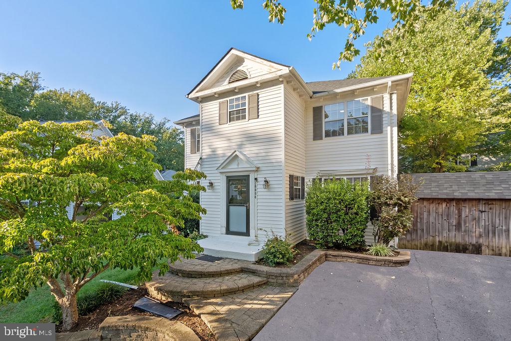 10004 GEORGIAN WOODS COURT