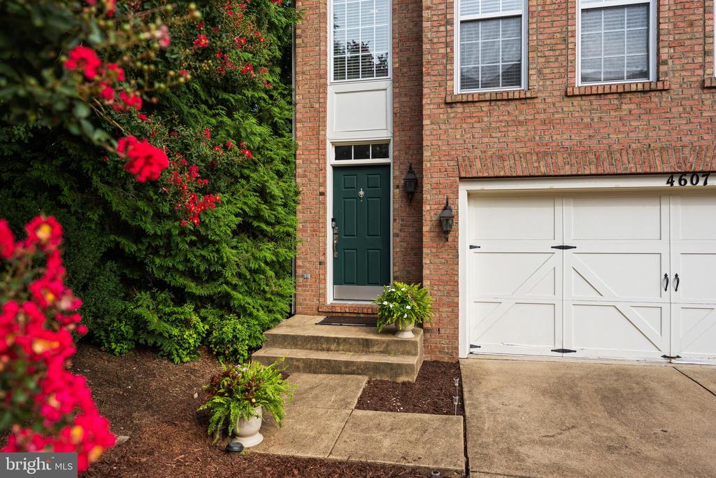 4607 ASPEN HILL COURT