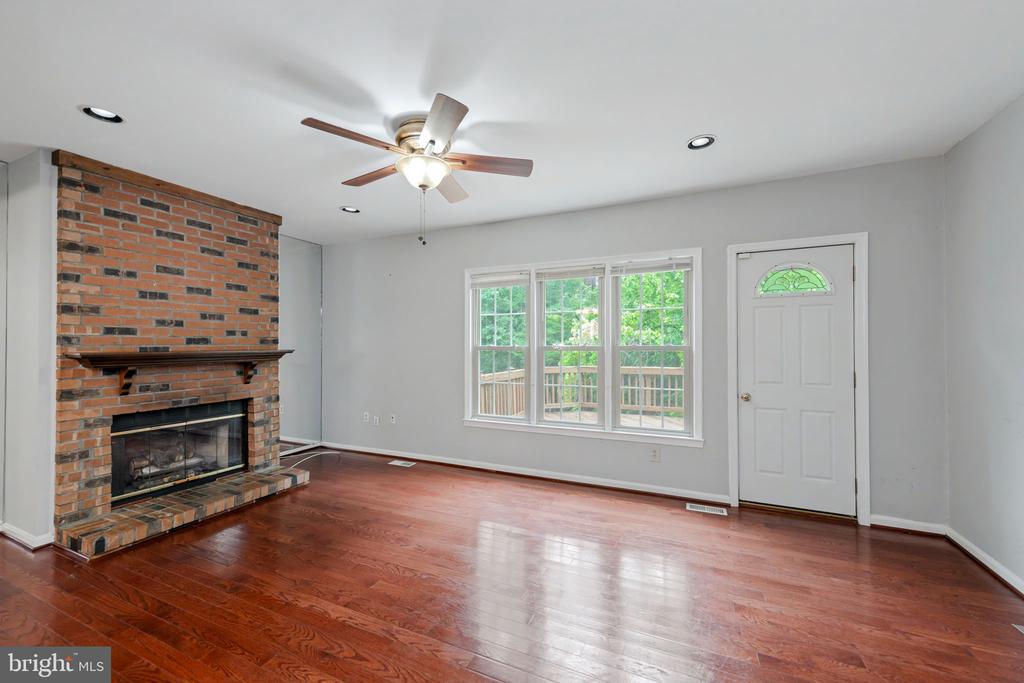 4749 GAINSBOROUGH DRIVE