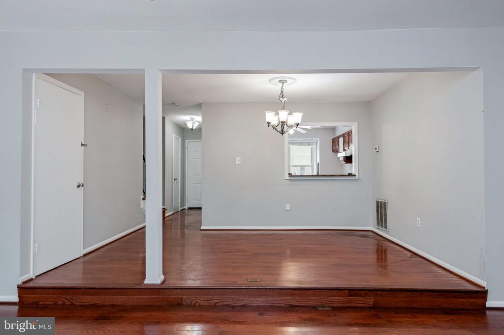 4749 GAINSBOROUGH DRIVE