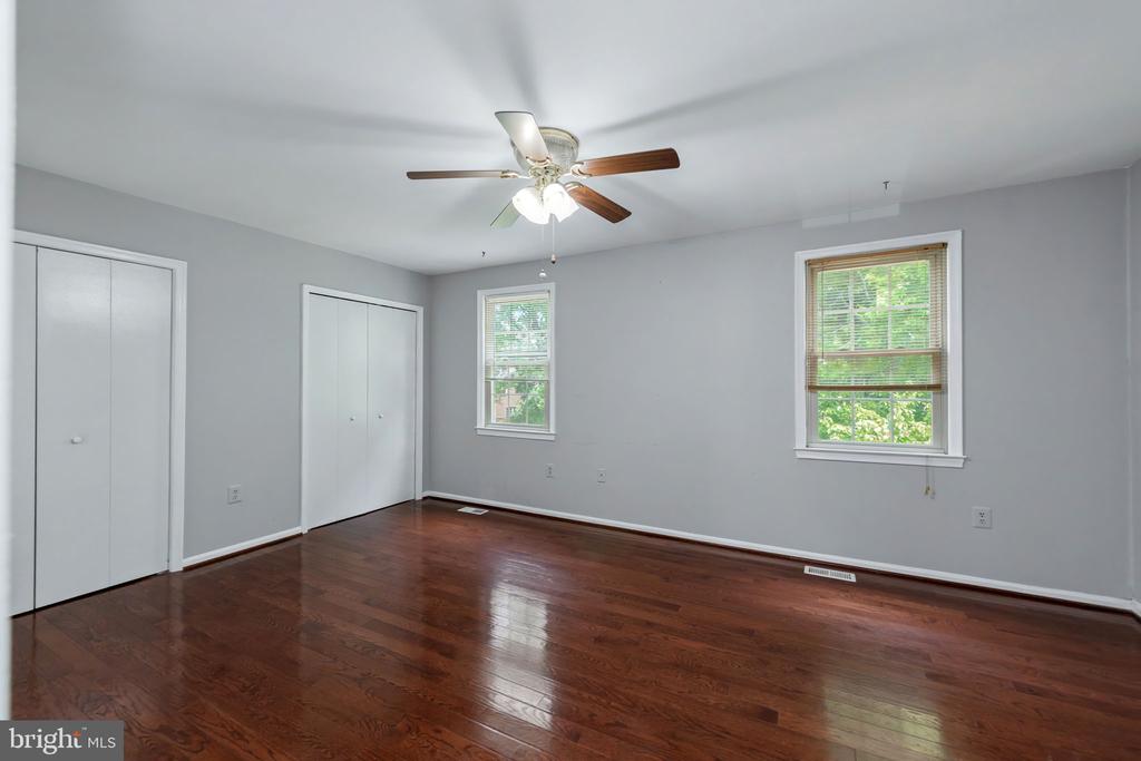 4749 GAINSBOROUGH DRIVE