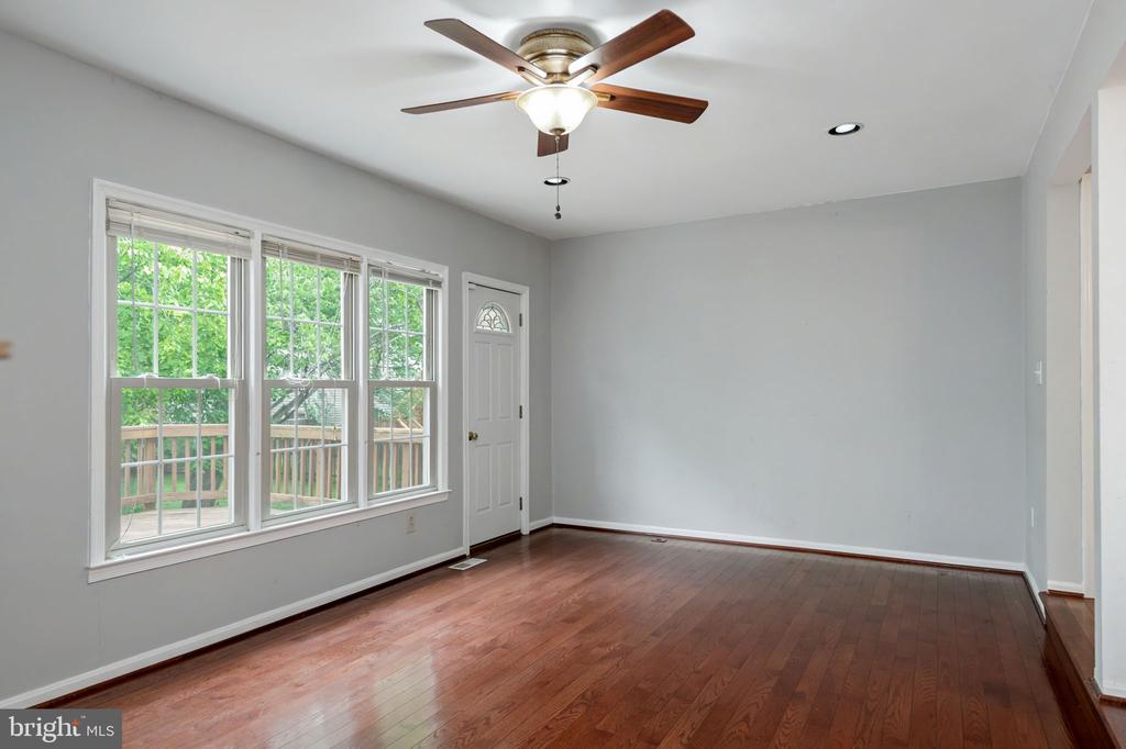 4749 GAINSBOROUGH DRIVE