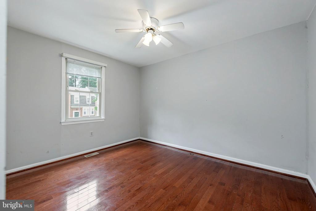 4749 GAINSBOROUGH DRIVE