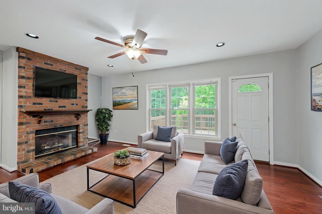 4749 GAINSBOROUGH DRIVE