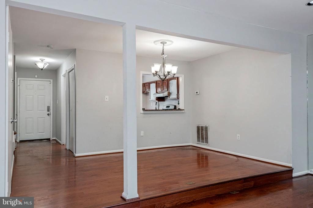 4749 GAINSBOROUGH DRIVE