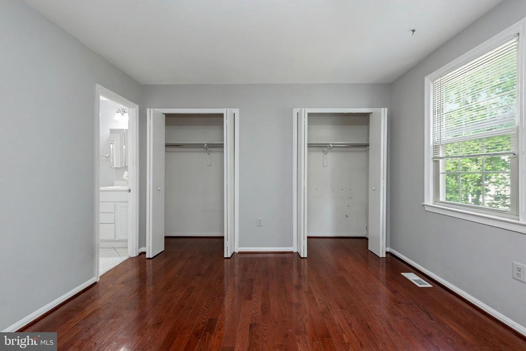 4749 GAINSBOROUGH DRIVE