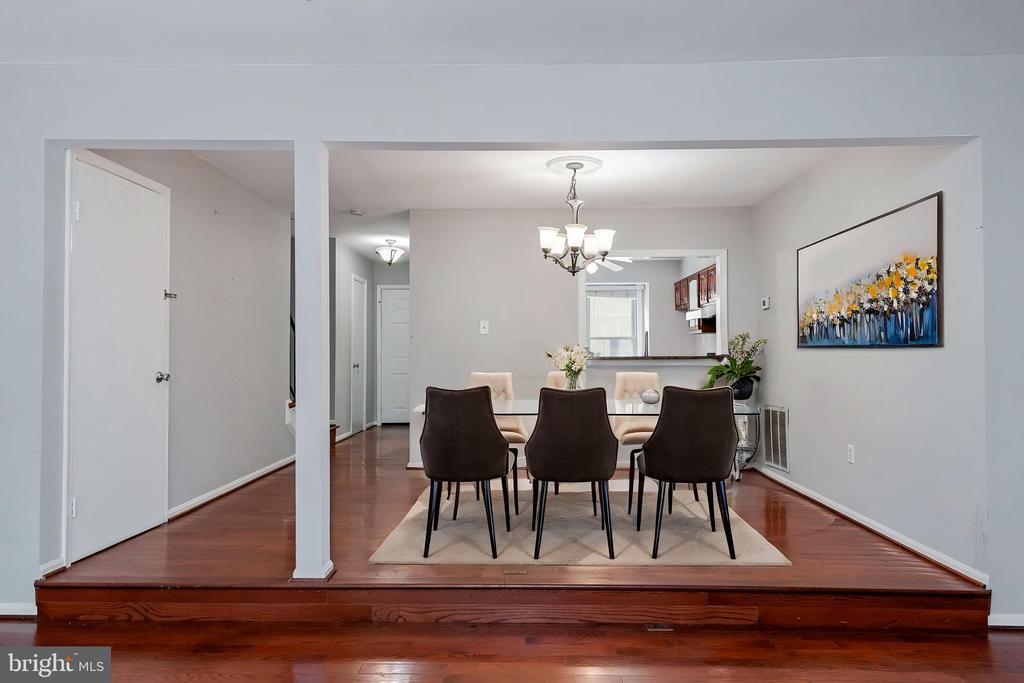 4749 GAINSBOROUGH DRIVE