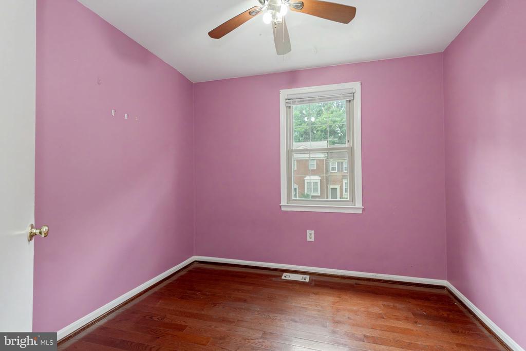 4749 GAINSBOROUGH DRIVE