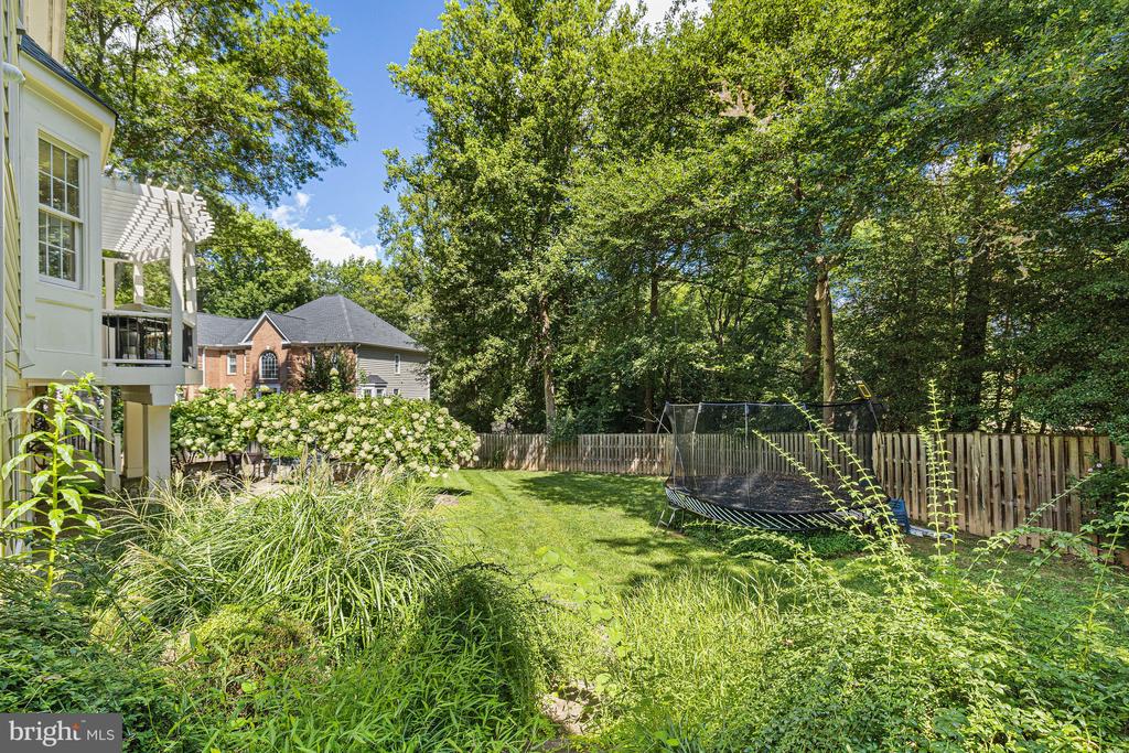 11404 GREEN MOOR LANE