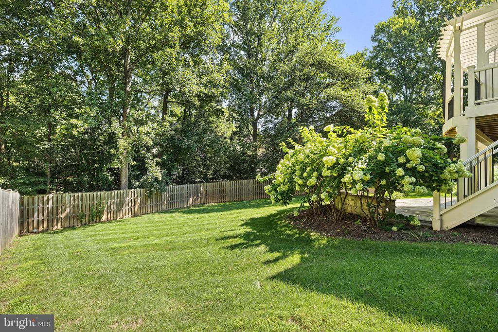 11404 GREEN MOOR LANE