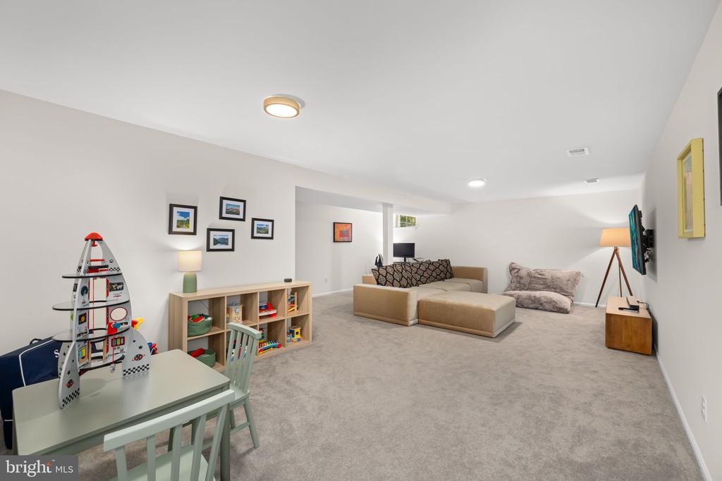 9730 ROLLING RIDGE DRIVE