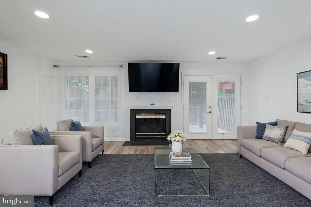 9681 DUTCHMAN DRIVE