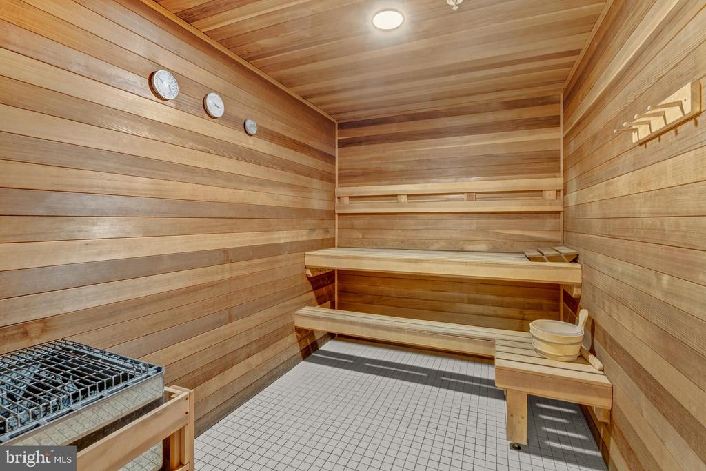 6900 FLEETWOOD ROAD Unit: 606