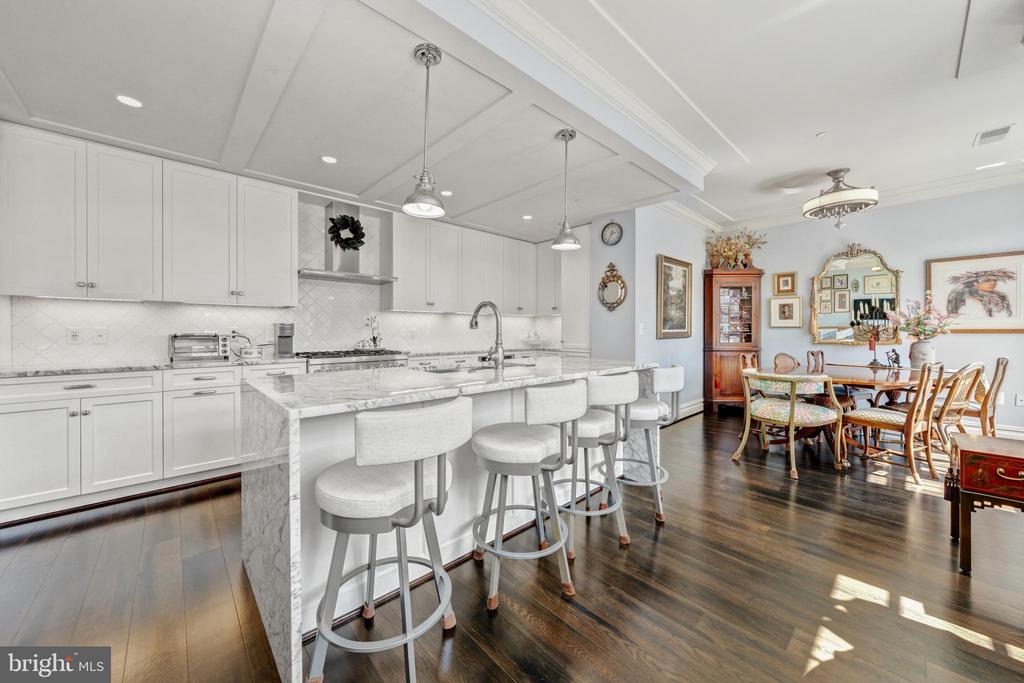 6900 FLEETWOOD ROAD Unit: 606
