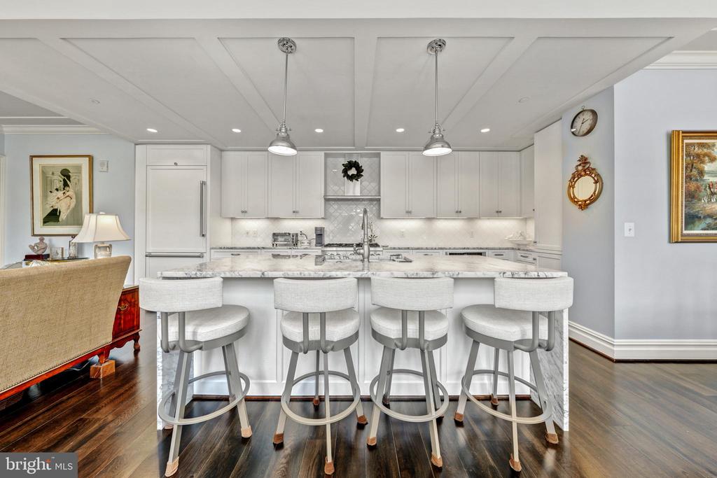 6900 FLEETWOOD ROAD Unit: 606