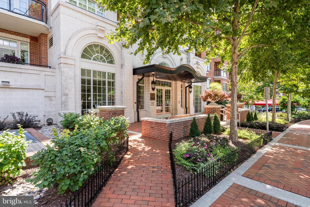 6900 FLEETWOOD ROAD Unit: 606