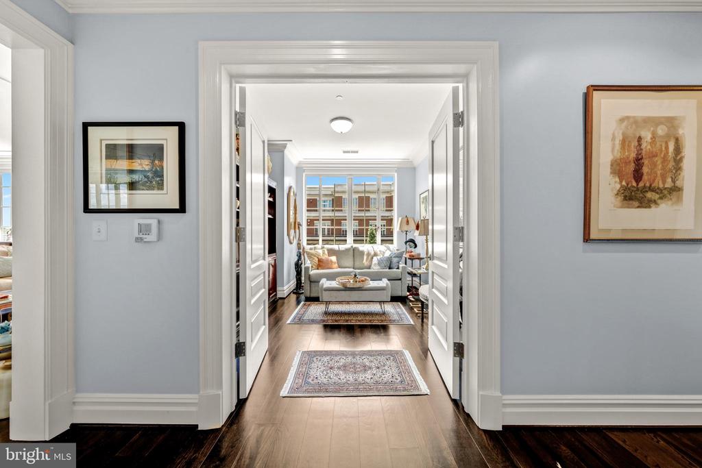 6900 FLEETWOOD ROAD Unit: 606