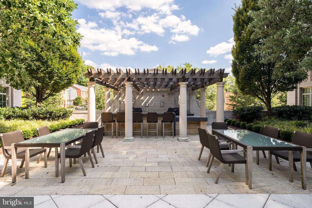 6900 FLEETWOOD ROAD Unit: 606
