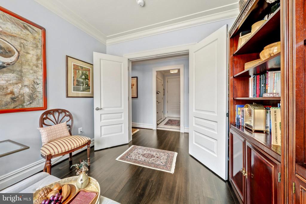 6900 FLEETWOOD ROAD Unit: 606