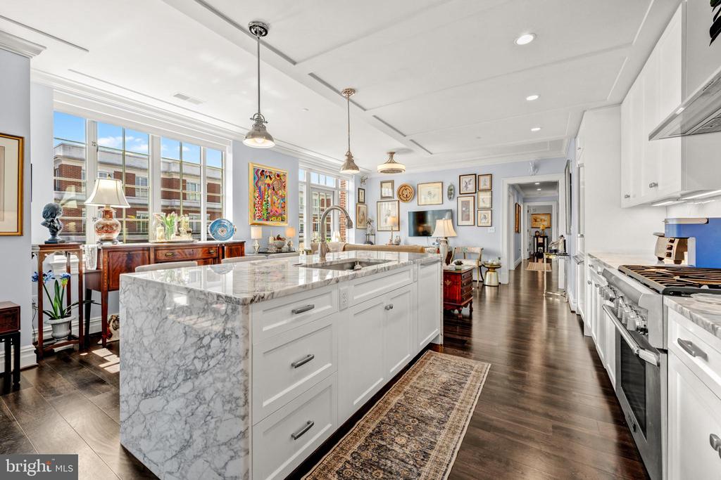 6900 FLEETWOOD ROAD Unit: 606