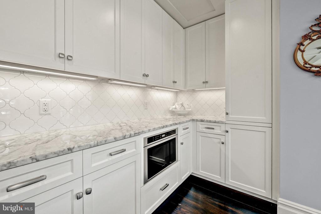 6900 FLEETWOOD ROAD Unit: 606