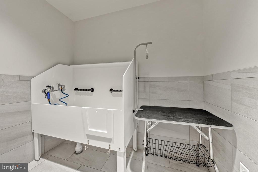 6900 FLEETWOOD ROAD Unit: 606