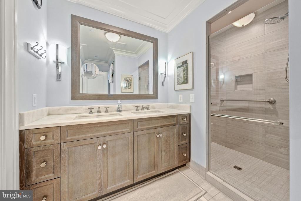 6900 FLEETWOOD ROAD Unit: 606