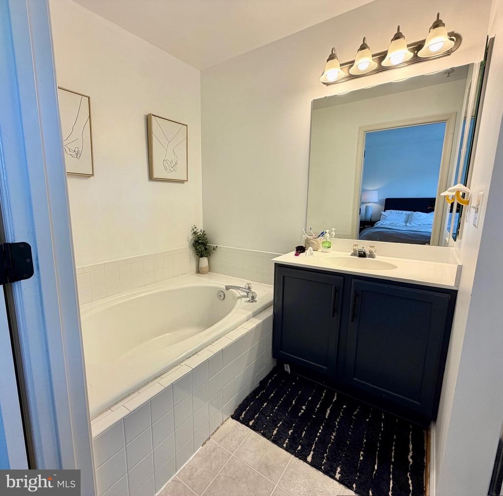 2908 HUNTINGTON GROVE SQUARE