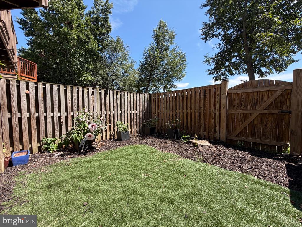 2908 HUNTINGTON GROVE SQUARE