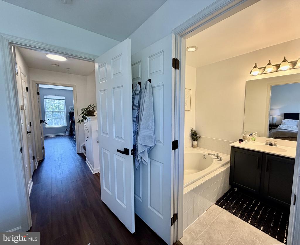 2908 HUNTINGTON GROVE SQUARE