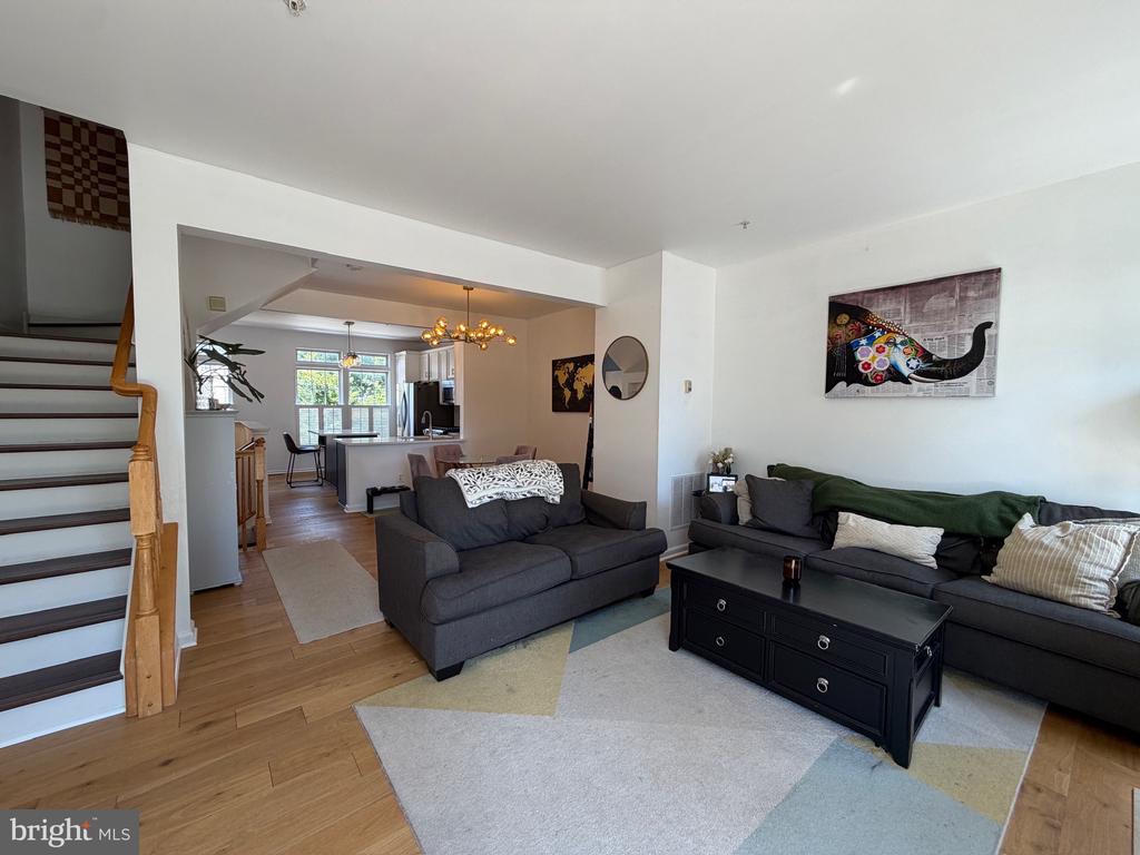 2908 HUNTINGTON GROVE SQUARE