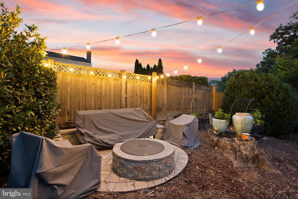 8632 KERRY LANE